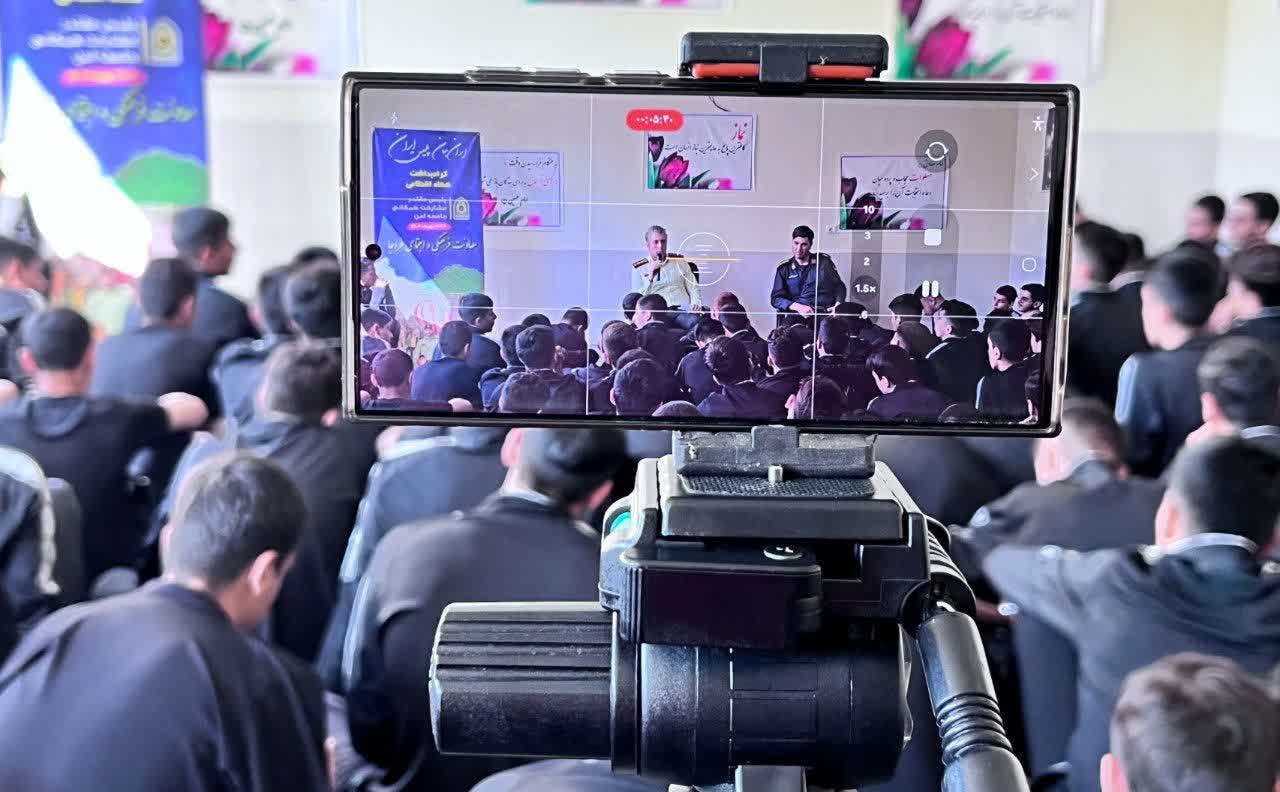 برگزاری جلسه آموزشی هفته نیروی انتظامی برای هنرجویان هنرستان تربیت بدنی